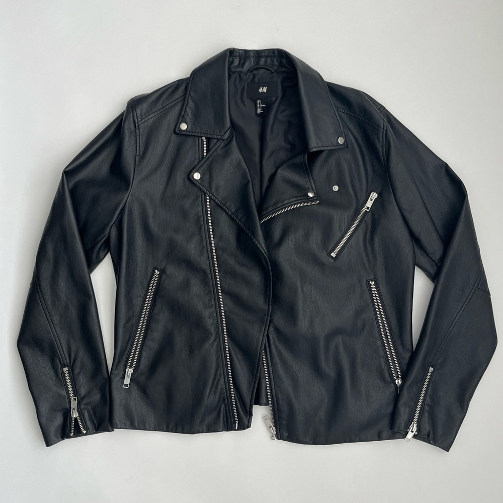 H&M black men’s faux leather biker jacket size L